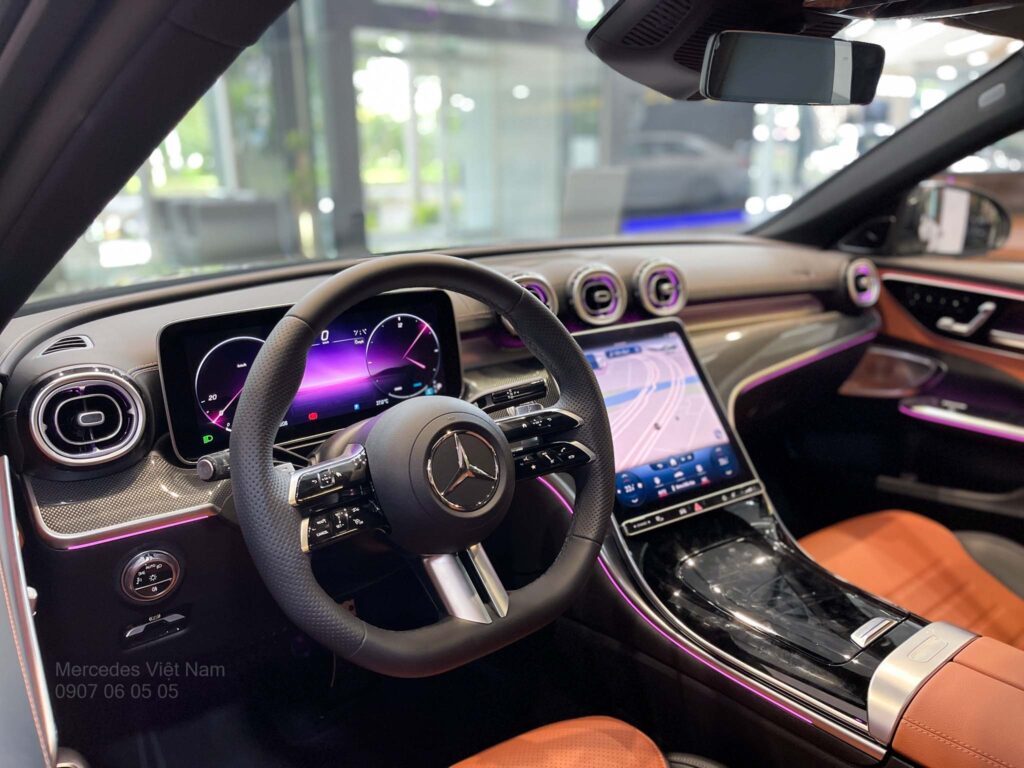 Mercedes-Benz C300 AMG Mercedes-Benz C300 AMG Trang Bị Nhiều Công Nghệ Tiên Tiến