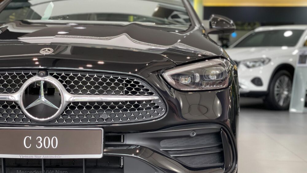Mercedes-Benz C300 Trang bị gói thiết kế AMG