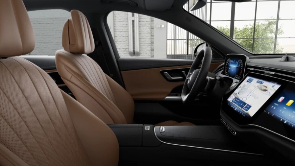 Mercedes-Benz E300 AMG Nội Thất Nâu