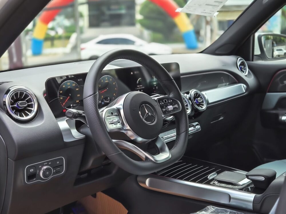 Mercedes-Benz GLB 200 AMG
