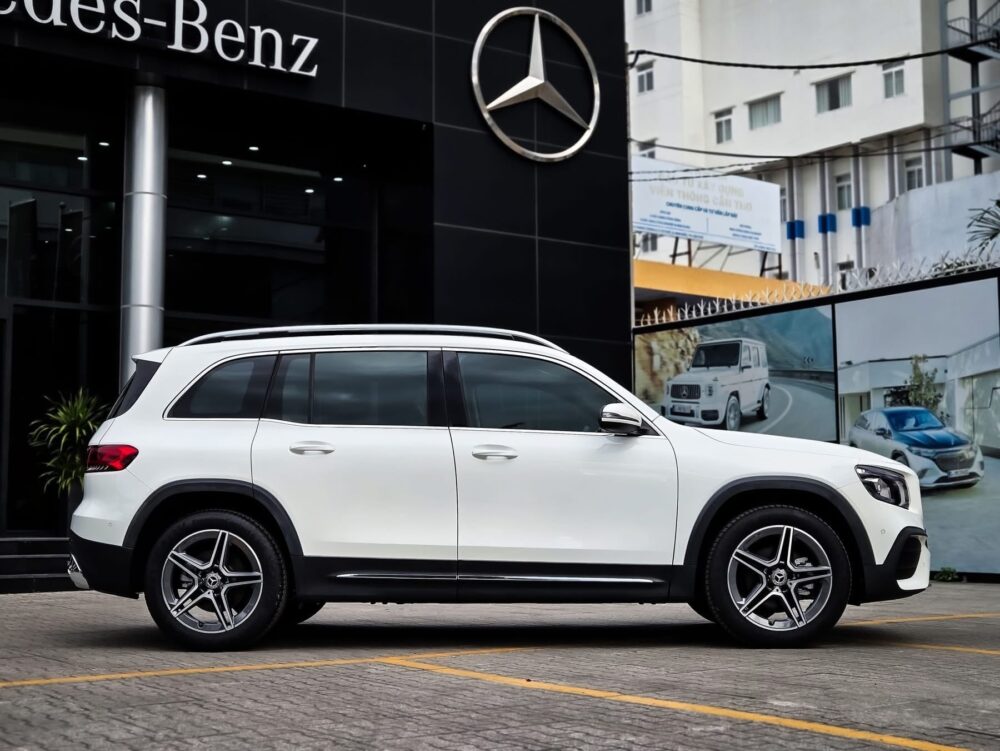 Mercedes-Benz GLB 200 Trang Bị Gói Ngoại Thất AMG