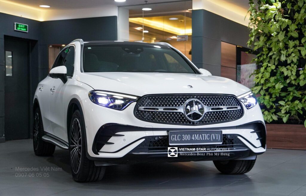 Mercedes-Benz GLC 300 4Matic Trang Bị Gói Thiết Kế AMG Line