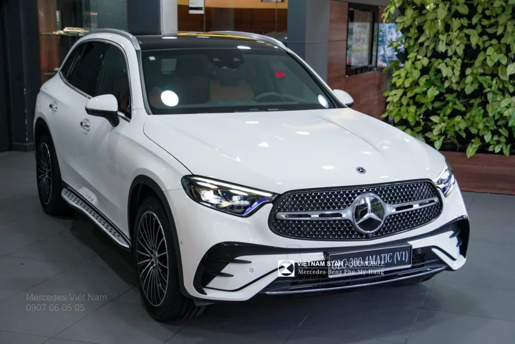 Mercedes-Benz GLC 300 4Matic Lăn Bánh TP Hồ Chí Minh