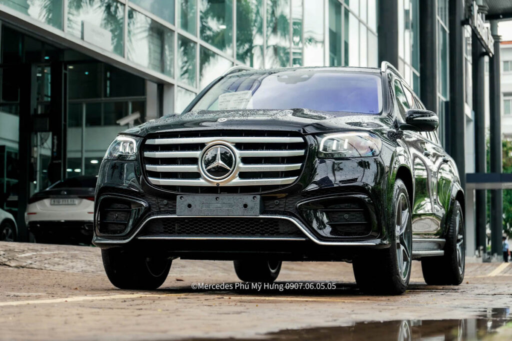 Mercedes-Benz GLS 450 4Matic Thân Xe Mercedes GLS 450 Với Màu Đen Huyền Bí