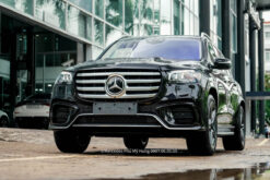 Thân Xe Mercedes GLS 450 Với Màu Đen Huyền Bí