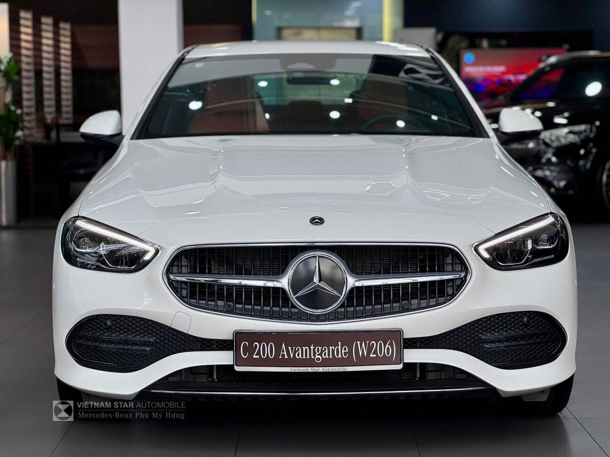 Mercedes C200 Gia Lan Banh Moi Nhat 1