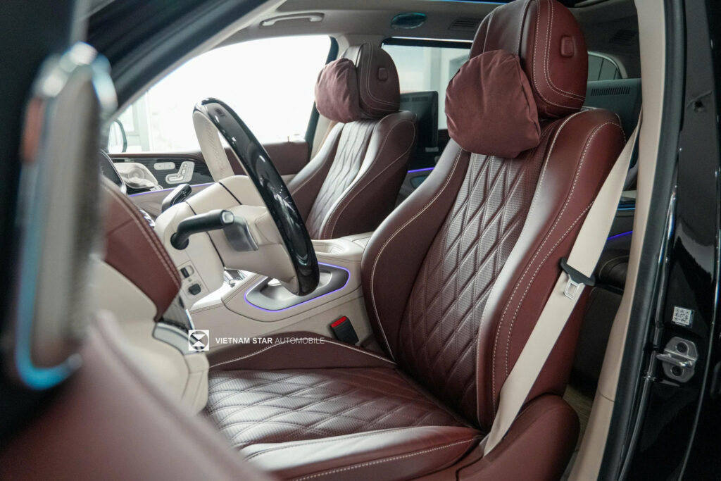 Nội Thất Mercedes-Maybach GLS 600 4Matic – Đỉnh Cao Đẳng Cấp của SUV Siêu Sang Mercedes Maybach GLS 600 4Matic Phòng Điều Khiển Thượng Lưu