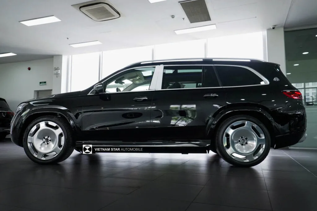 Thân Xe Maybach GLS 600 4Matic Hầm Hố Và Thanh Lịch