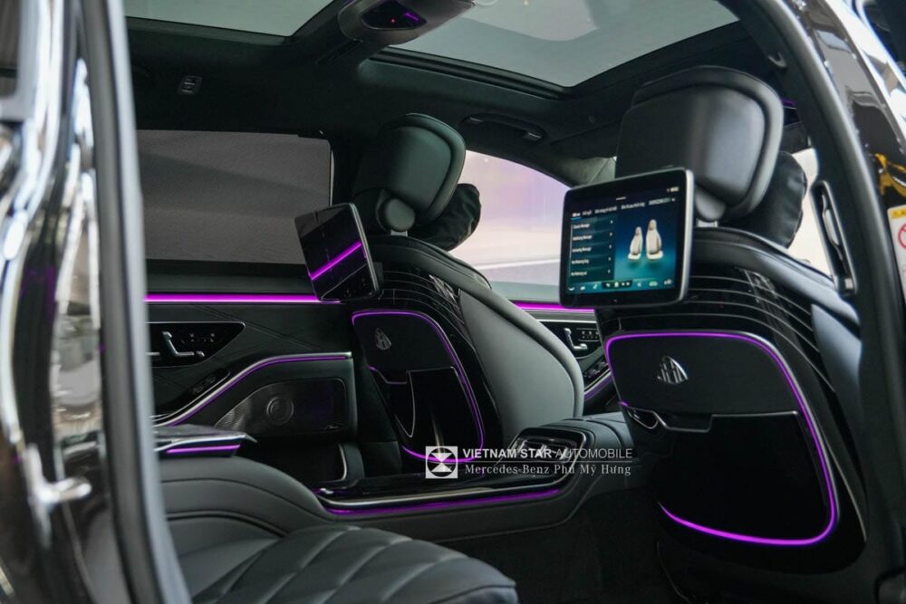 Mercedes-Maybach S450 4Matic trang bị hai màn hình giải trí 11,6 inch cho hàng ghế sau
