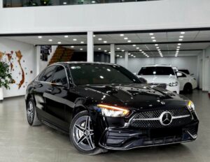 Mercedes C300 AMG Màu Đen Lăn Bánh Phú Mỹ Hưng Quận 7