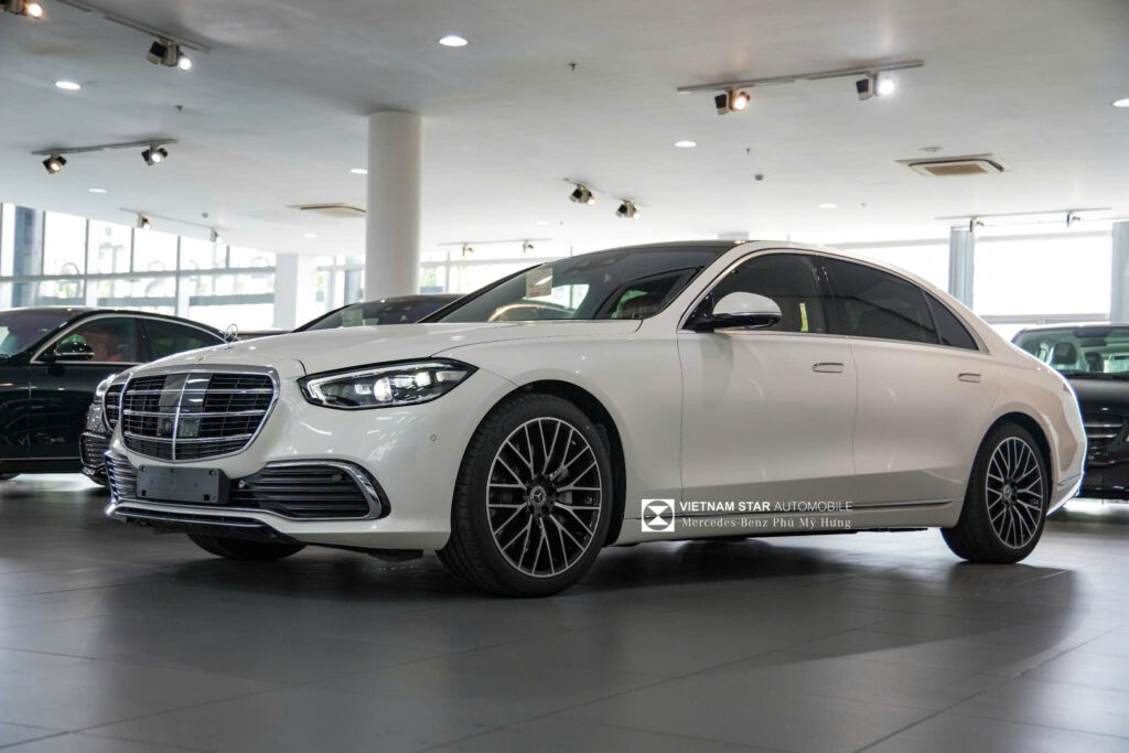 Mercedes S450 Màu Trắng tại Phú Mỹ Hưng