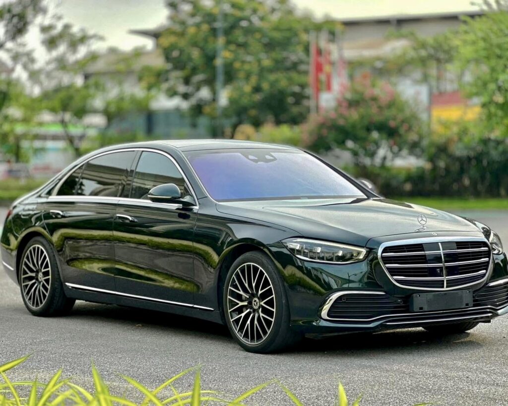 Mercedes S450 Màu Xanh Lăn Bánh Phú Mỹ Hưng Quận 7