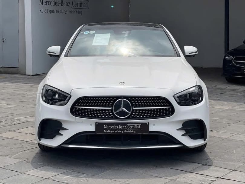 Xe Cũ Mercedes-Benz E300 AMG Xe Cu Mercedes Benz E300 AMG 1