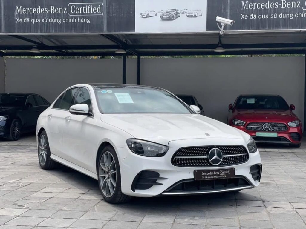 Xe Cũ Mercedes-Benz E300 AMG Xe Cu Mercedes Benz E300 AMG 2