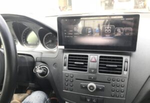 cC3A1ch nghe nhE1BAA1c mp4 trC3AAn mercedes c250 2009 31