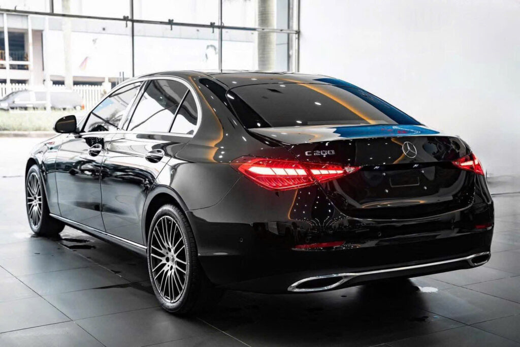 5 Lý Do Nên Chọn Mercedes C 200 2025 - Bạn Đồng Hành Của Thành Công và Hạnh Phúc 5 Lý Do Nên Chọn Mercedes C 200 2025 Tại Quận 7