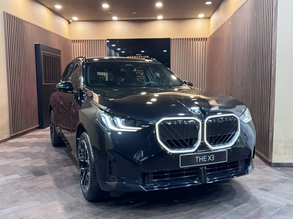 BMW X3 Giá Lăn Bánh 2025 – Đánh Giá Chi Tiết tại Việt Nam BMW X3 Giá Lăn Bánh