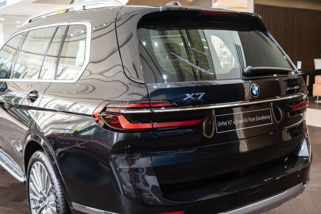 Giá BMW X7 Lăn Bánh 2025