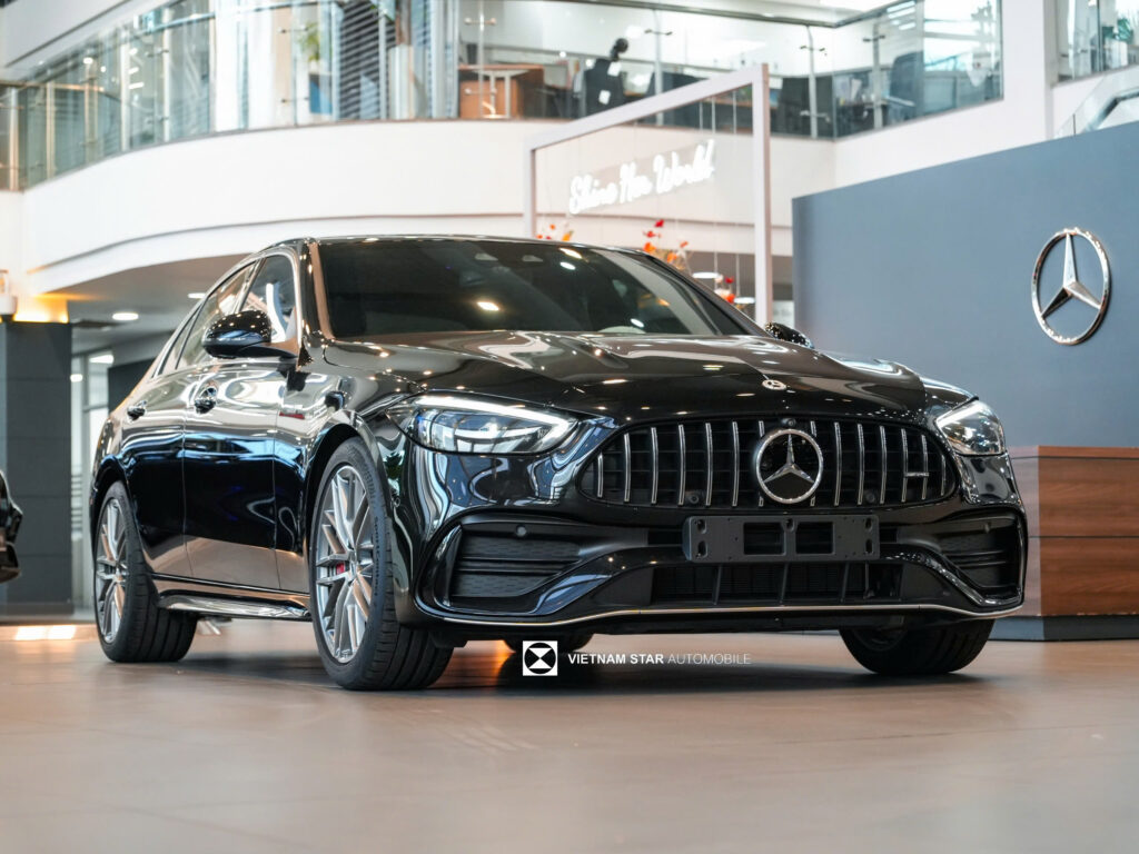 Mercedes-AMG C43 4Matic Màu Đen - Mạnh Mẽ và Uyển Chuyển Mercedes-AMG C43 4Matic Màu Đen