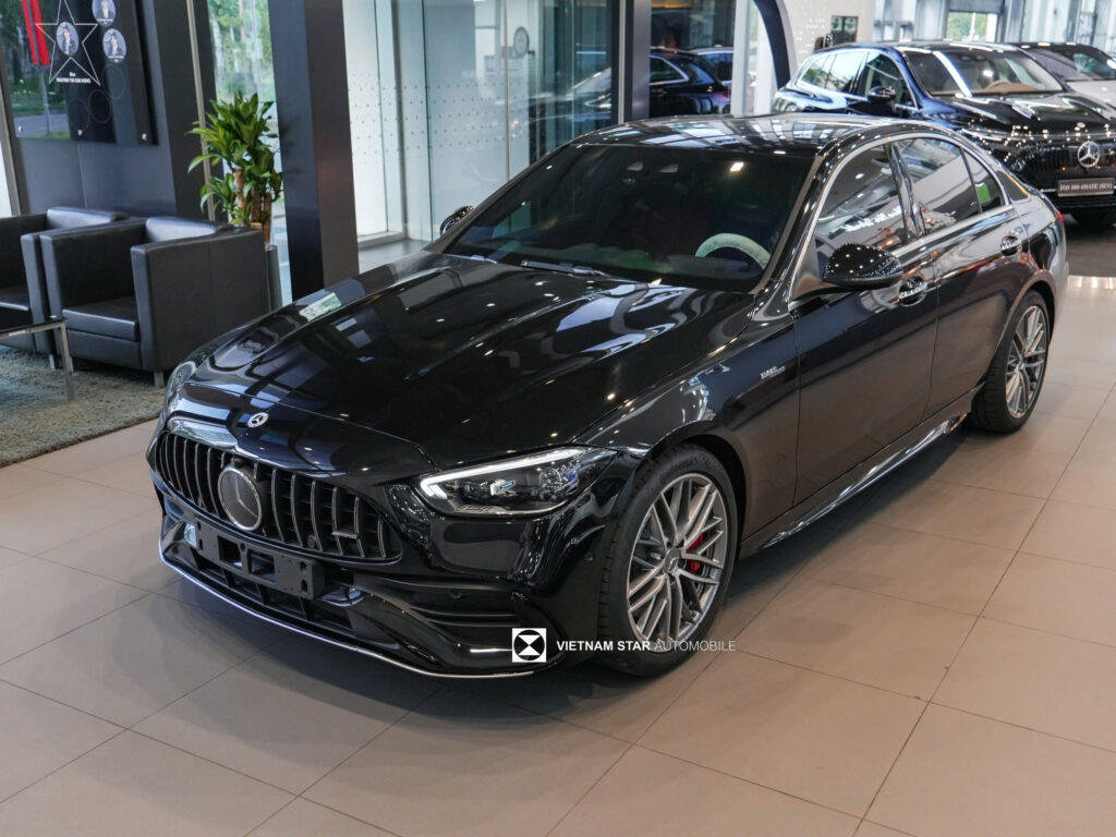 Mercedes-AMG C43 4Matic Màu Đen - Mạnh Mẽ và Uyển Chuyển Mercedes-AMG C43 4Matic Màu Đen