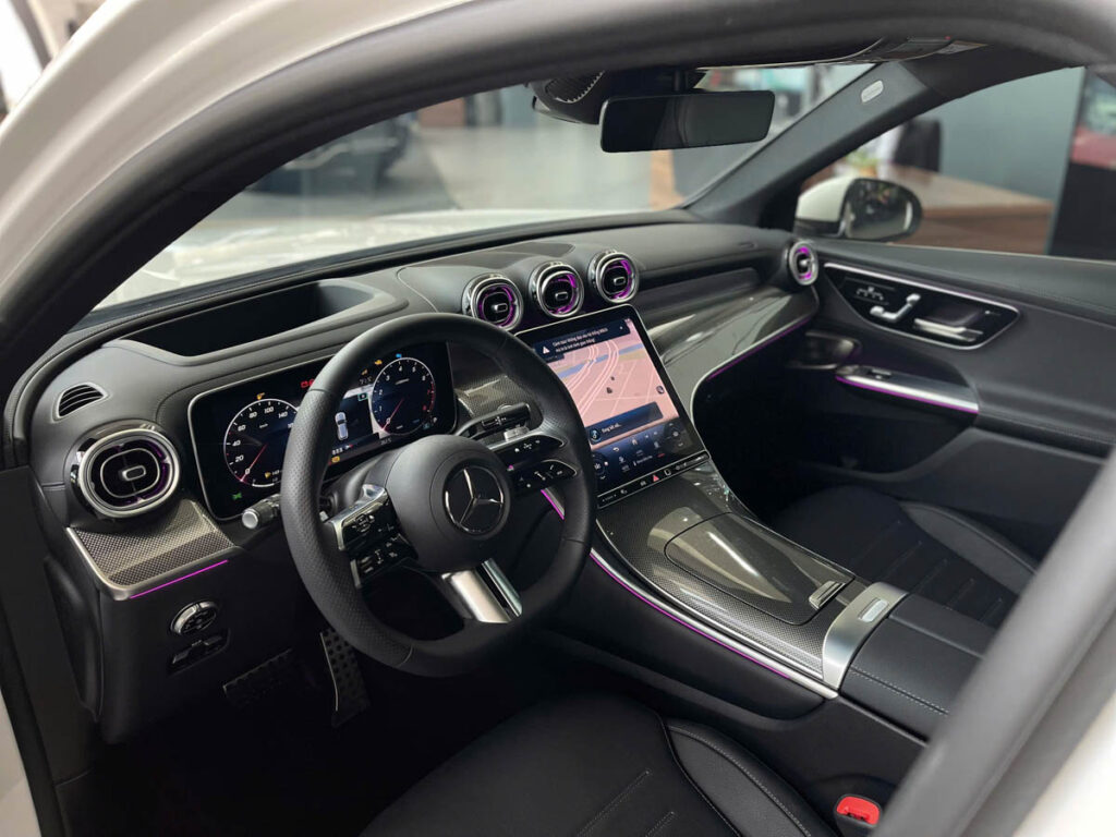 Mercedes GLC 300 Trắng | Giá Bán & Ưu Đãi Mới Nhất 2025 Mercedes GLC 300 Trắng