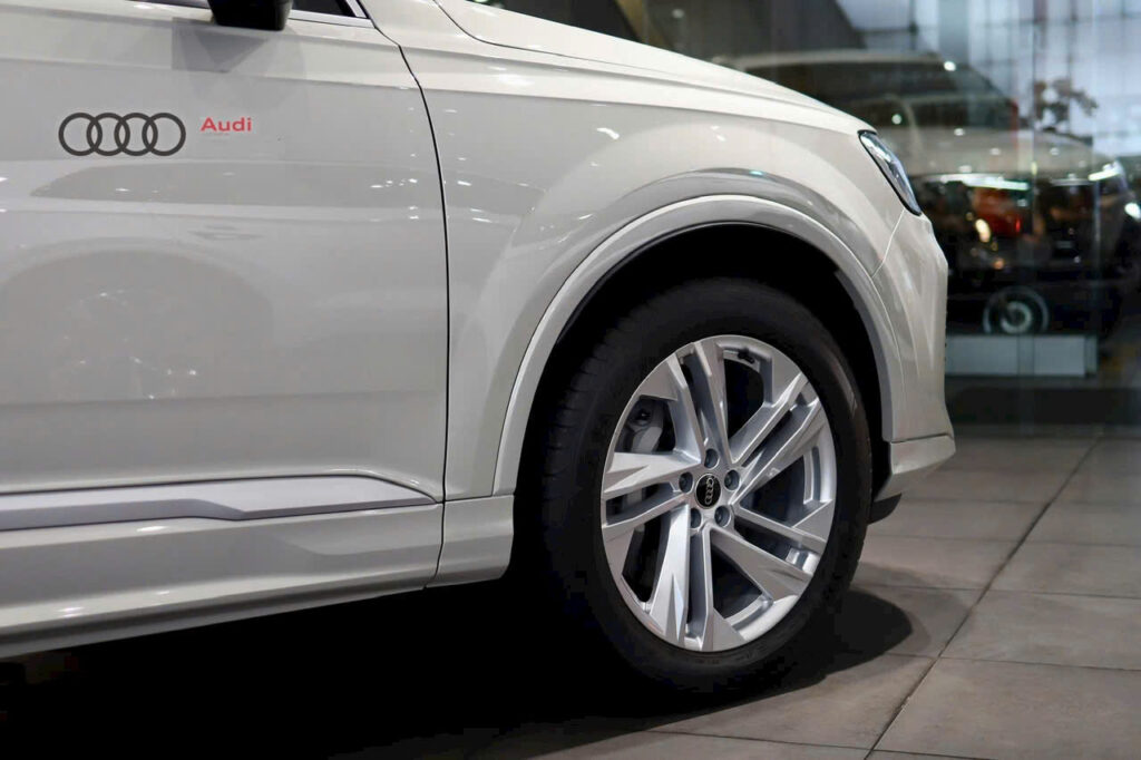 Audi Q7 2025: Biểu Tượng SUV Hạng Sang 7 Chỗ Đậm Chất Đức Audi Q7 45 TFSI quattro