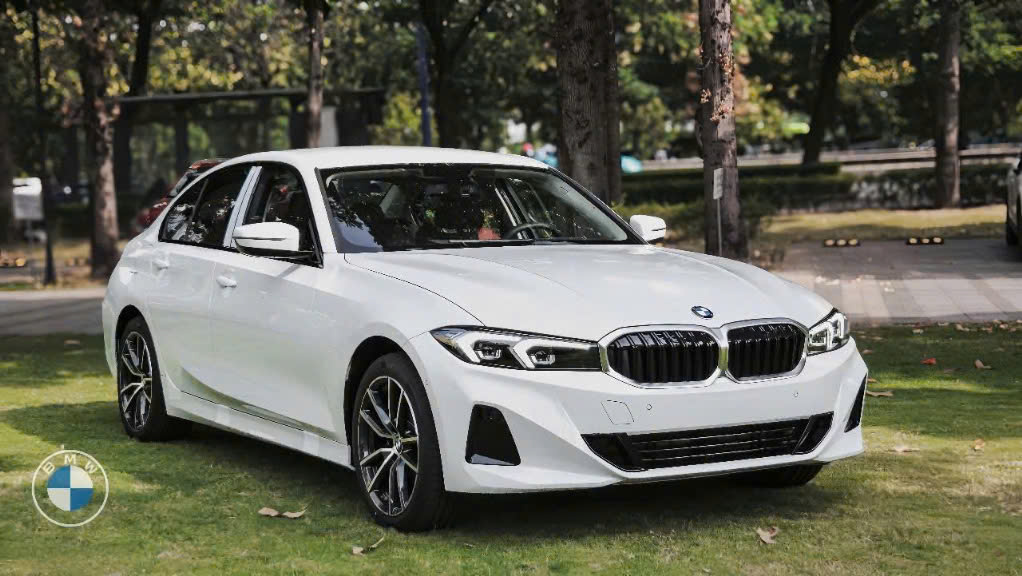 BMW 320i 2025 - Giá Lăn Bánh, Đánh Giá & Ưu Đãi Mới Nhất Ngoại Thất BMW 320i 2025