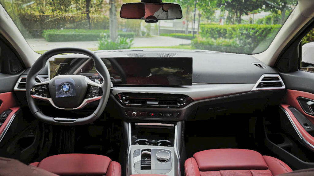 BMW 320i Sport Line LCI Nội thất BMW 320i Sport Line 2025 với BMW Curved Display hiện đại