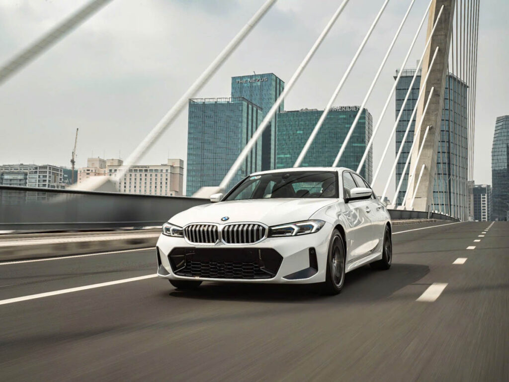 BMW 320i Sport Line LCI BMW 320i Sport Line 2025 với thiết kế trẻ trung và mâm 18 inch