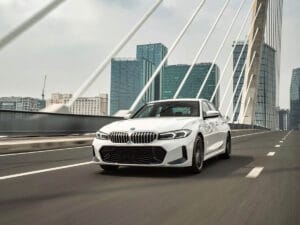BMW 320i Sport Line 2025 với thiết kế trẻ trung và mâm 18 inch