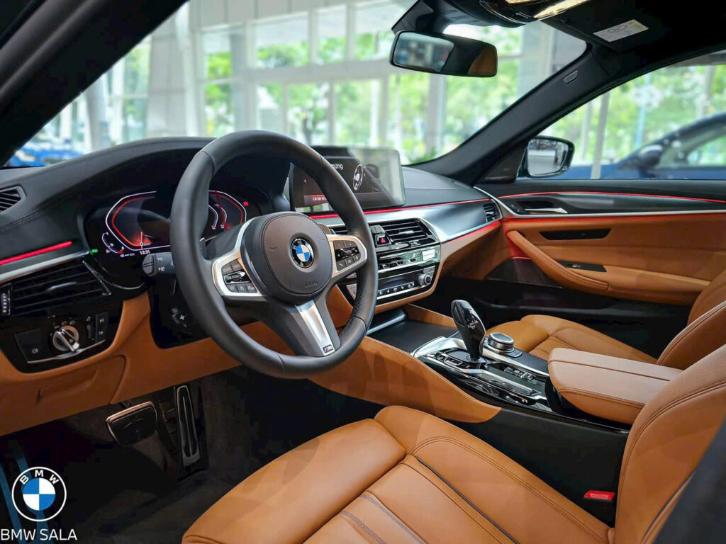 BMW 520i 2025: Giá Xe, Thông Số Kỹ Thuật, Đánh Giá Sedan Hạng Sang Nội Thất BMW 520i 2025