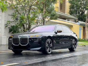 Giá Xe BMW 735i Lăn Bánh 2025