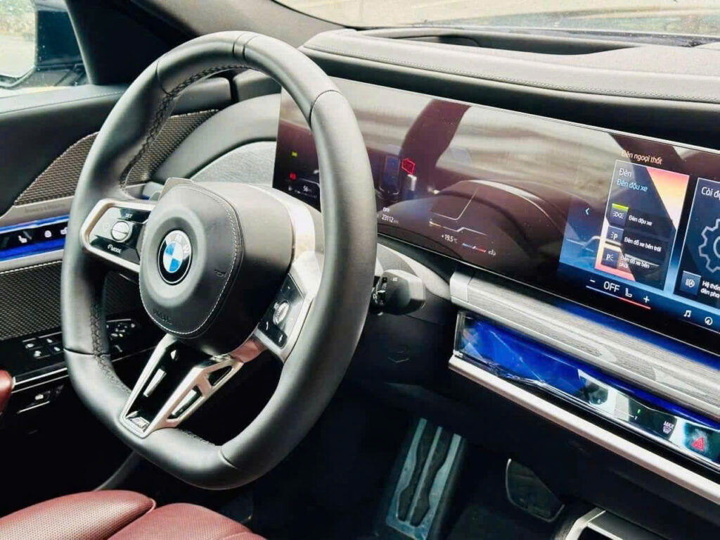 BMW 735i 2025: Giá Xe, Thông Số Kỹ Thuật, Đánh Giá Sedan Hạng Sang tại Việt Nam BMW 735i 7