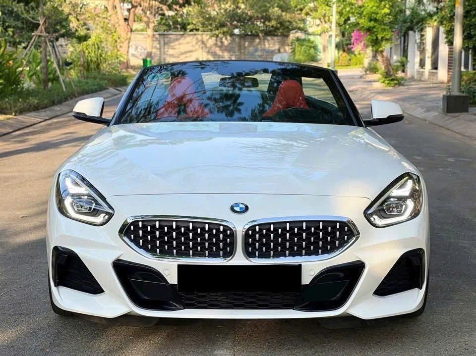 BMW Z4 2025: Giá Xe Lăn Bánh và Khuyến Mãi BMW Mui Trần 2 Chỗ tại Việt Nam BMW Z4 2025 với thiết kế mui trần quyến rũ tại Việt Nam