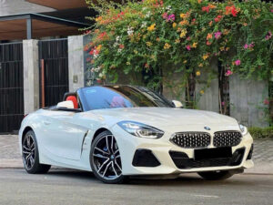 Giá Xe BMW Z4 - Xe Thể Thao Mui Trần 2 Chỗ