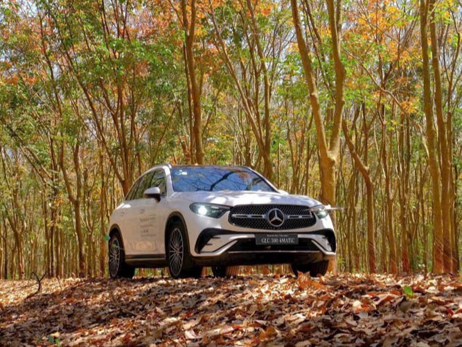 Giá Xe Mercedes GLC 300 AMG
