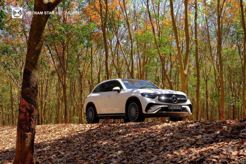 Giá Xe Mercedes GLC 300 AMG