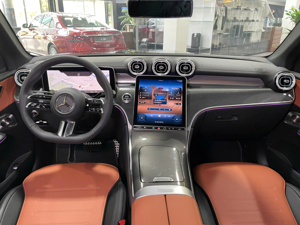 Giá GLC 300 4Matic 2025 | Những Điều Bạn Nên Biết Khi Mua Xe Giá GLC 300 Mới Nhất
