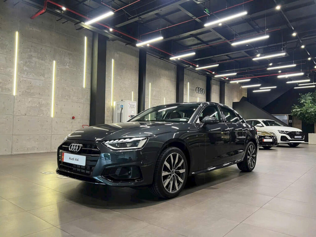 Giá Xe Audi 5 Chỗ | Audi A4 Lăn Bánh Hồ Chí Minh