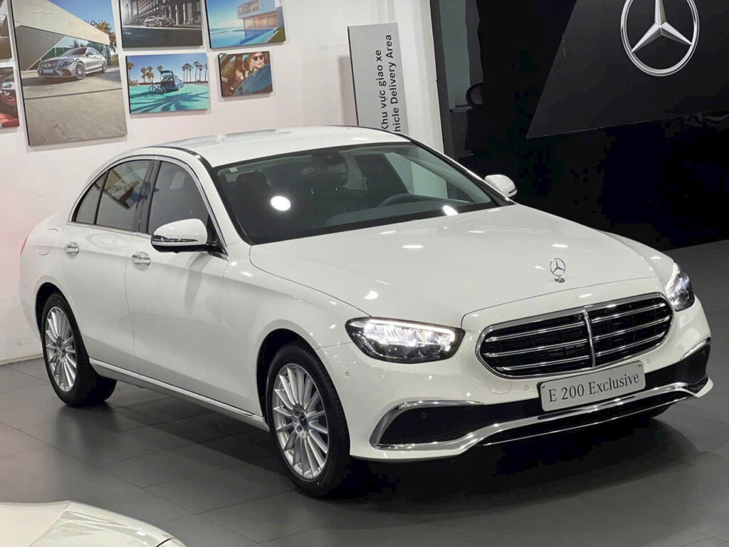 Mercedes-Benz E200 Khuyến Mãi