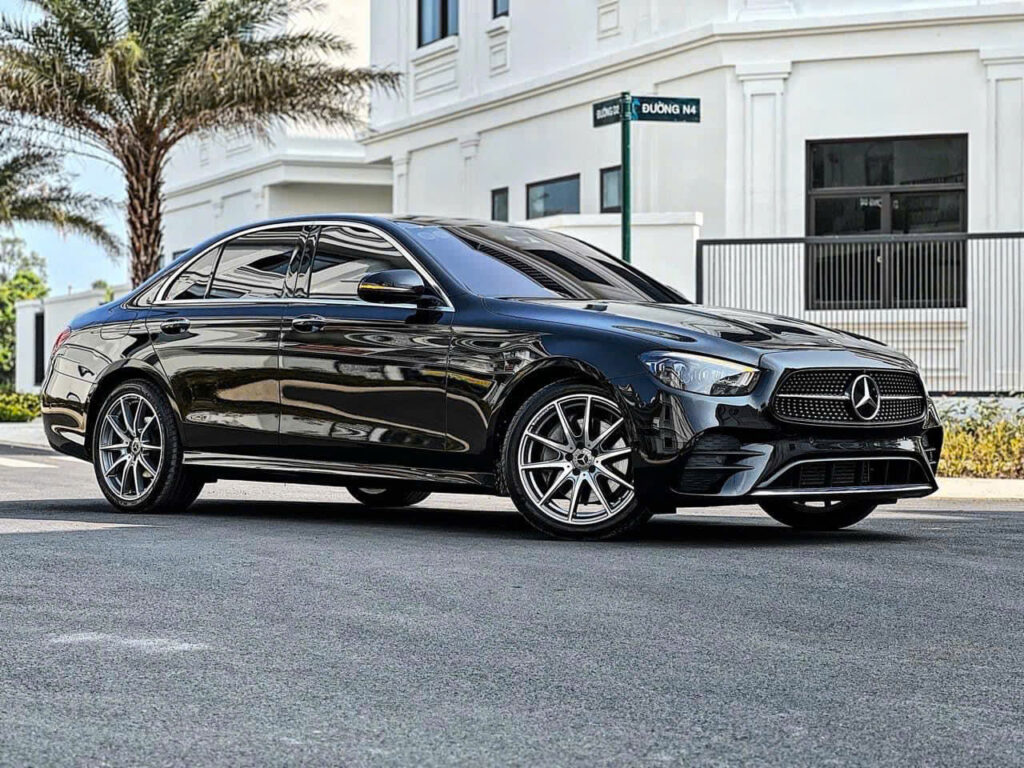 Mercedes-Benz E300 Khuyến Mãi và Ưu Đãi Lên Đến 500 Triệu Đồng Mercedes-Benz E300 khuyến mãi mới nhất 2025