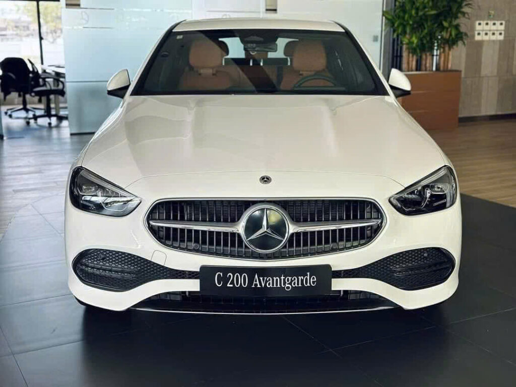 Mercedes C200 2025 Avantgarde V2: Giá Bán Và Tính Năng Nâng Cấp Mới Nhất Mercedes C200 2025 Tại Mercedes Phú Mỹ Hưng