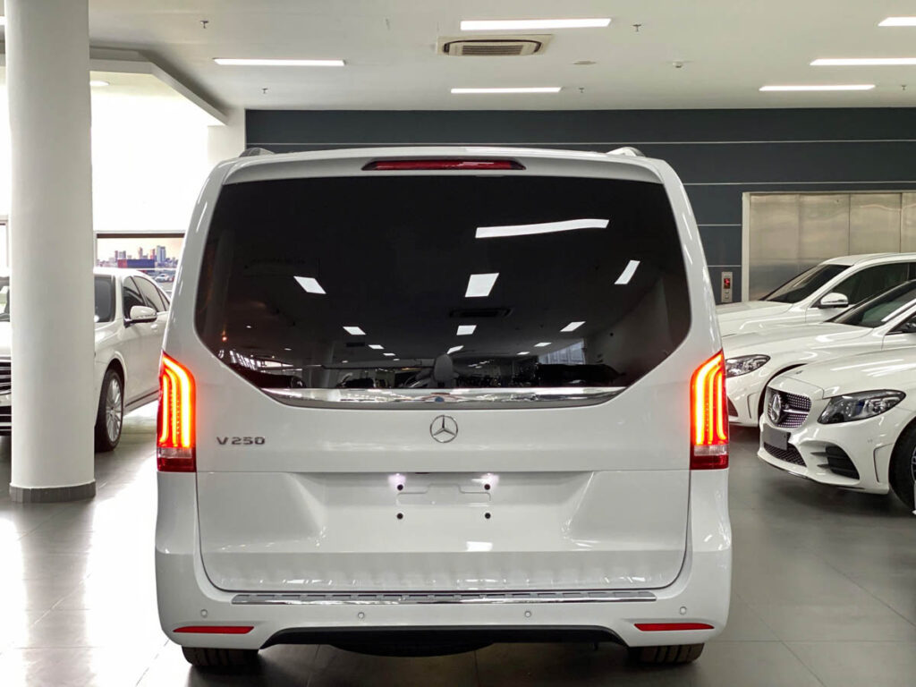 Mercedes V250 AMG Màu Trắng | Sang Trọng Và Tiện Nghi 2025 Mercedes V250 AMG Màu Trắng