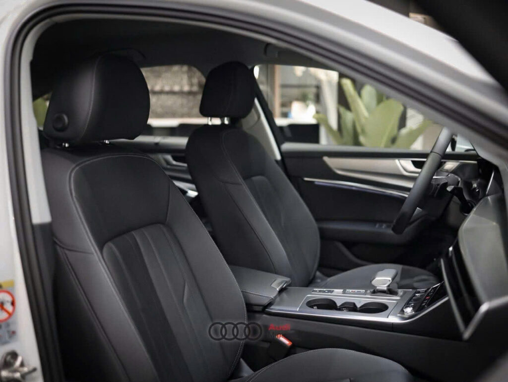 Audi A6 Sedan Audi A6 Nội Thất Da/Da nhân tạo