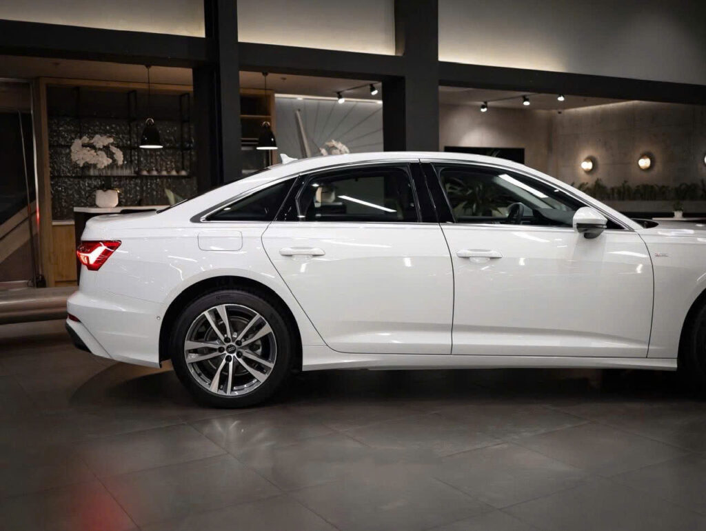 Audi A6 Sedan Audi A6 vẻ ngoài thanh thoát và khí động học