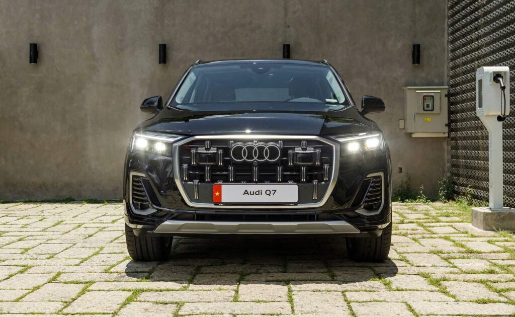 Audi Q7 Audi Q7 Lăn Bánh Việt Nam 2025
