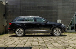 Thân Xe Audi Q7 với các đường dập nổi tinh tế
