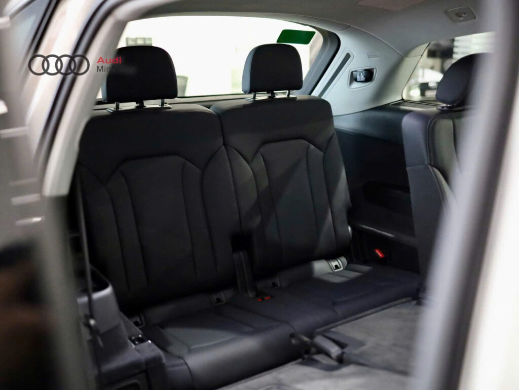 Audi Q7 Audi Q7 - Phân khúc SUV Gầm Cao 7 chỗ