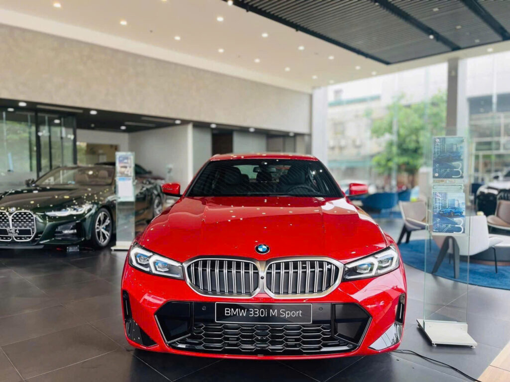 BMW 330i M Sport LCI Đông Cơ BMW 330i M Sport 2.0 Turbo