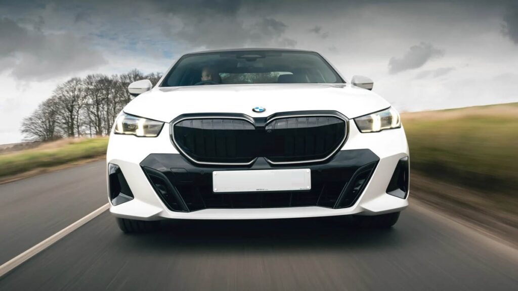 Đầu Xe BMW 520i 2025